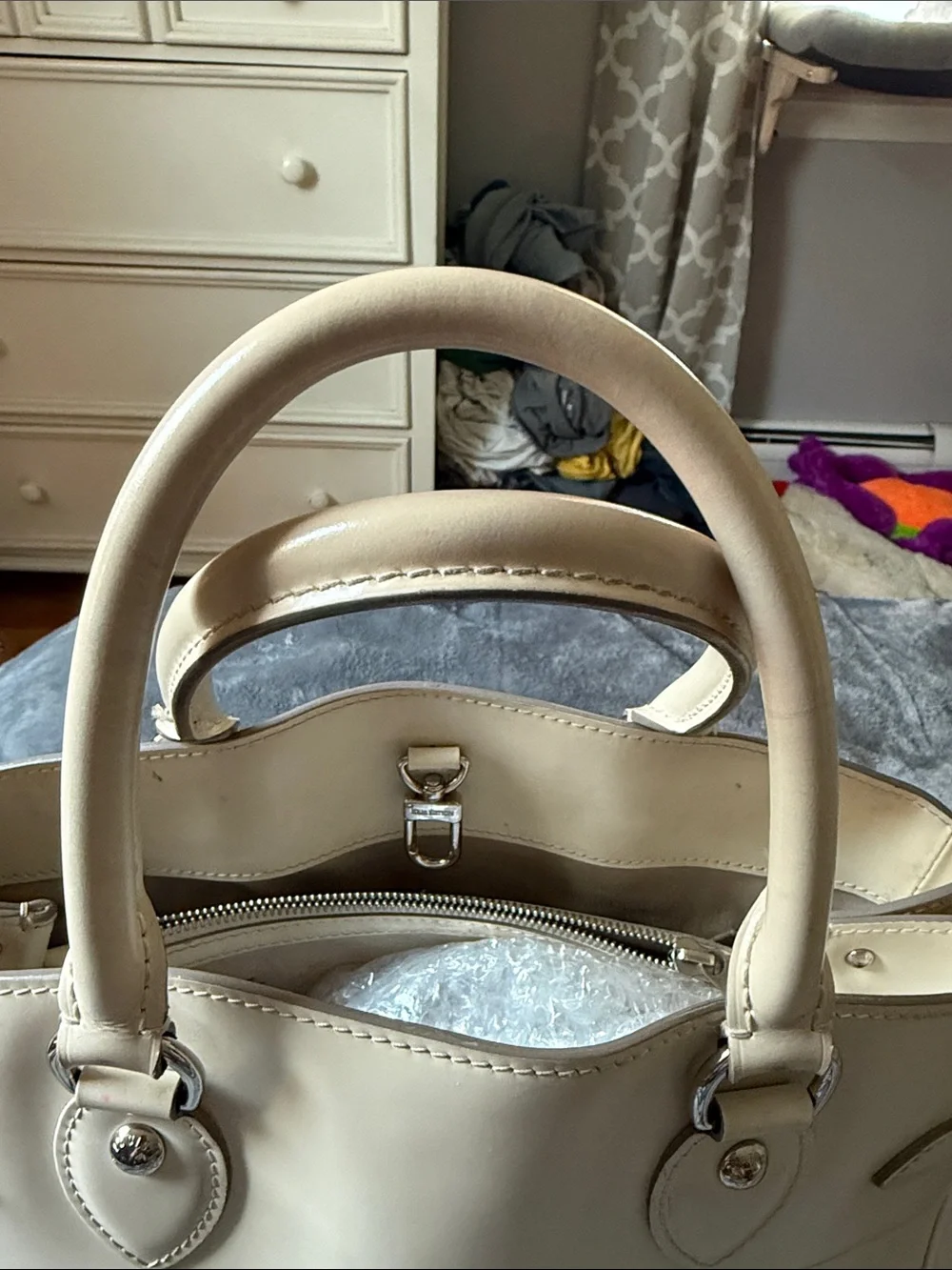 Louis Vuitton Pont-Neuf PM White Epi Leather Satchel Handbag Made in France.